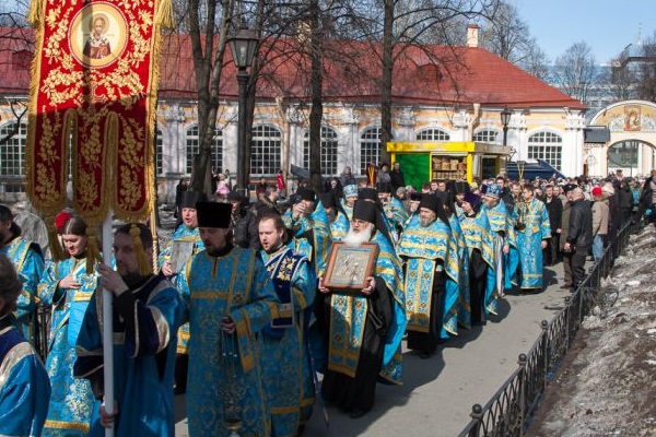 ПОДАРКИ И ОТДАРКИ ChurchProcessionInLavra.April.7.2013.600