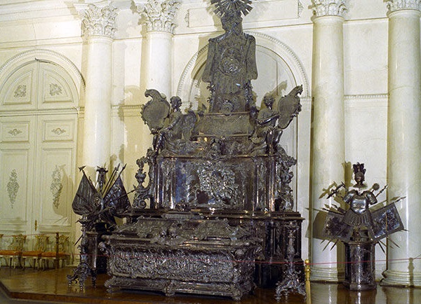 ПОДАРКИ И ОТДАРКИ ShrineOfAlexanderNevsky.600